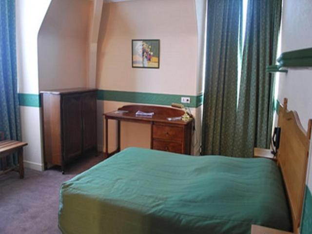 Logis Hotel & Restaurant - Le Normandie Caudebec-en-Caux Habitación foto